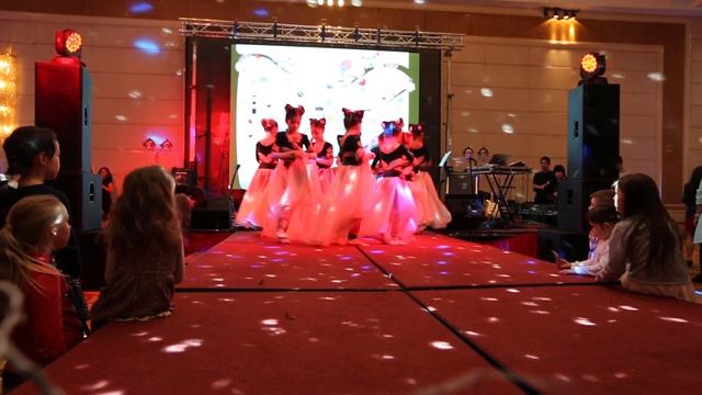 танец "Цветочная феерия" хореограф-постановщик Екатерина Гамидова смотреть онлайн