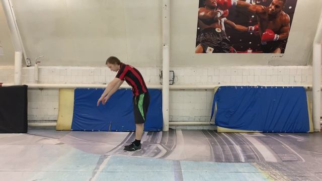 Кувырок назад с прямыми ногами смотреть онлайн