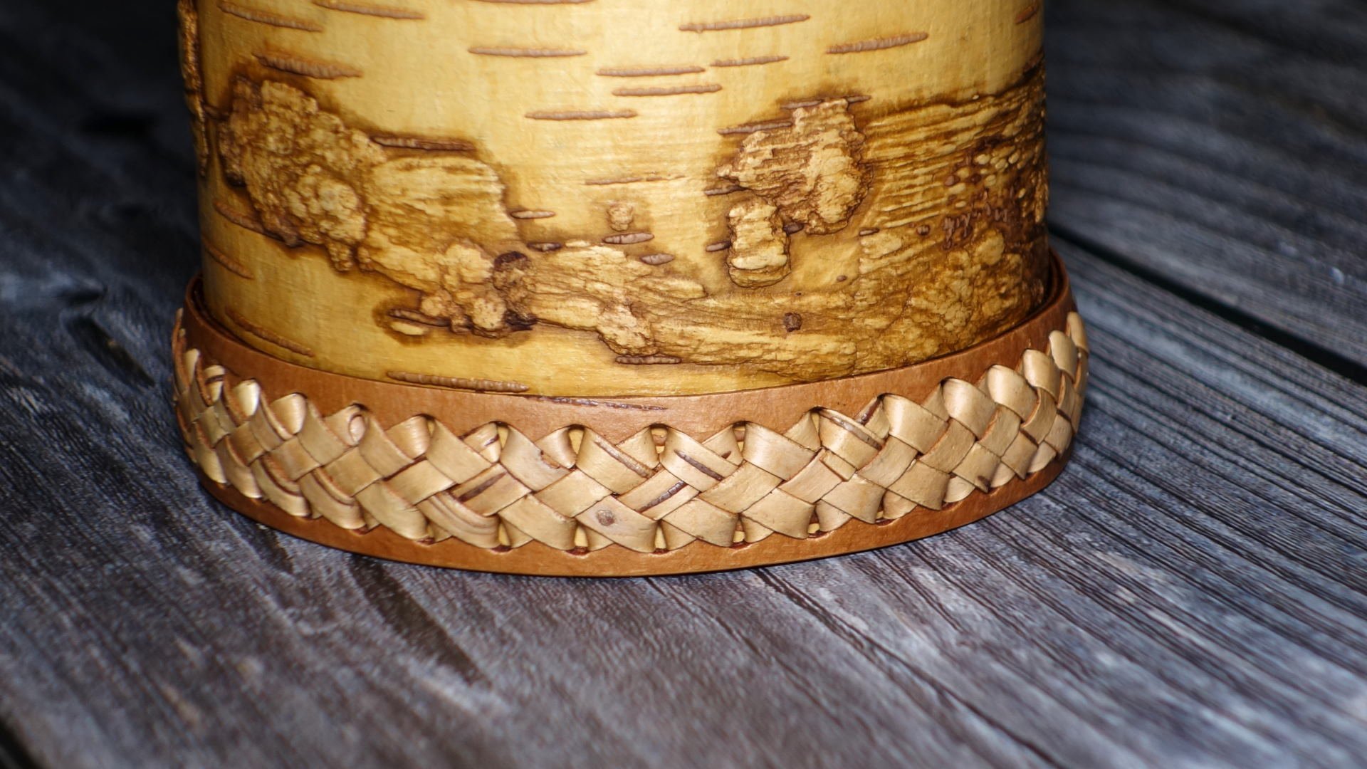 Береста. Декоративное плетение-прошивка в две ленты. смотреть онлайн