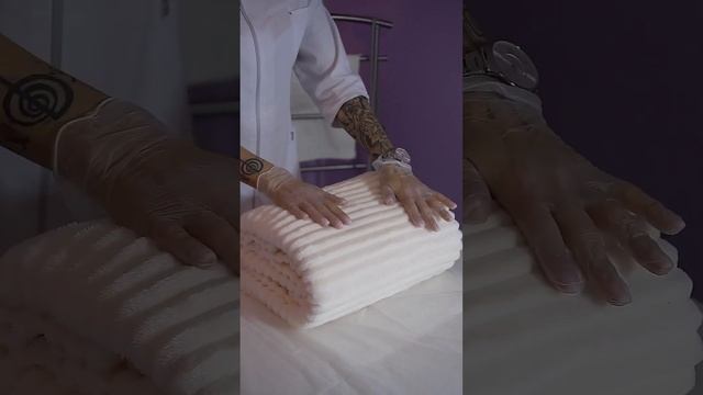 Приглашаю вас в свой уютный кабинет, где мы будем избавлять вас от волос на лице и теле? смотреть онлайн