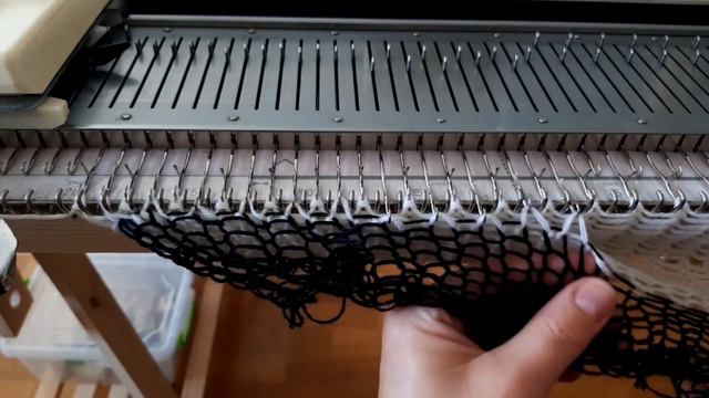 Easy ‘fake’ rib (without ribber) | Knitting machine tutorial смотреть онлайн