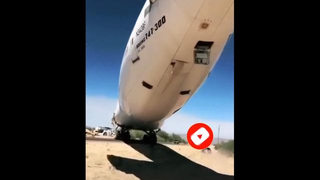 Беспредел на дорогах / Боинг 747 перегородил дорогу смотреть онлайн