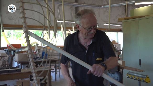 Traditionele houten hooiharken weer terug "Al fjouwer generaasjes lang" смотреть онлайн