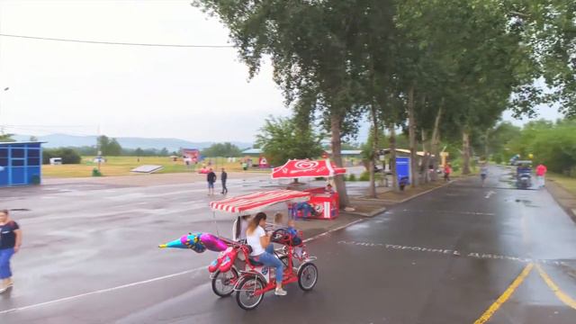 Семейный Вело-Рикша Квест смотреть онлайн