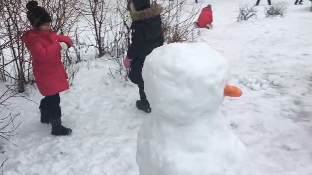 Лайфхак. Как слепить снеговика! смотреть онлайн