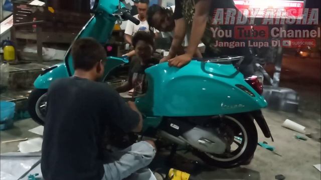 Wrapping Vespa biru tosca,,kerennnnn jdi pengen ganti warna смотреть онлайн