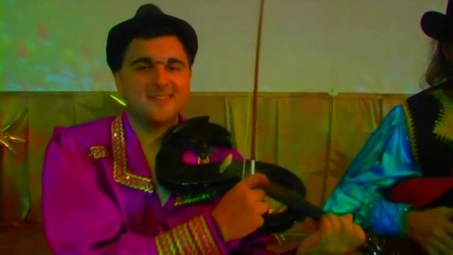 Ансамбль "ИЗУМРУД" - Шикарная "ЦЫГАНОЧКА" | Gorgeous Gypsy Dance смотреть онлайн