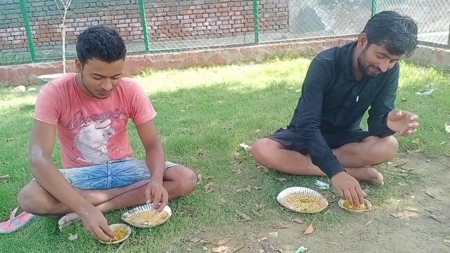 3 din line lagane baad mila khana fir dekhiye kya huaa #hindi смотреть онлайн