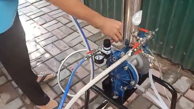 Súng Anest Iwata W71 gắn bơm màng Prona BDP-12 смотреть онлайн