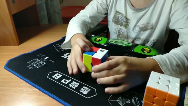 собрал кубик Рубика меньше чем за секунду смотреть онлайн