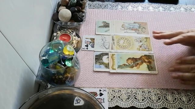 4КОРОЛЯ,ЧТО ВАЖНОГО ПРОИСХОДИТ В ЕГО ЖИЗНИ СЕЙЧАС?ЧТО ВАС ЖДЁТ С ЗАГАДАННЫМ МУЖЧИНОЙ в загаданное в