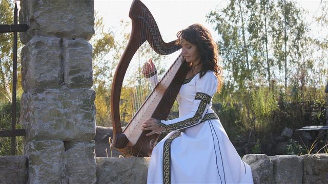 Кельтская арфа / Celtic music on harp ( Maria Kulakova - electric harp) смотреть онлайн