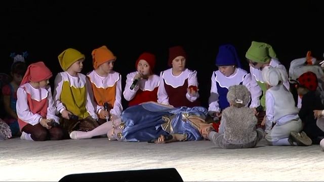 Эстрадная студия "Сцена", "Белоснежка и семь гномов", часть 3 смотреть онлайн