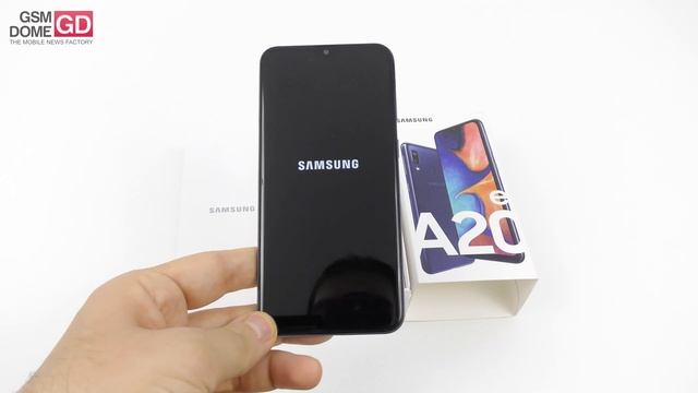 Samsung Galaxy A20e Unboxing and First Impressions (Affordable Dual Camera One UI Phone) смотреть онлайн