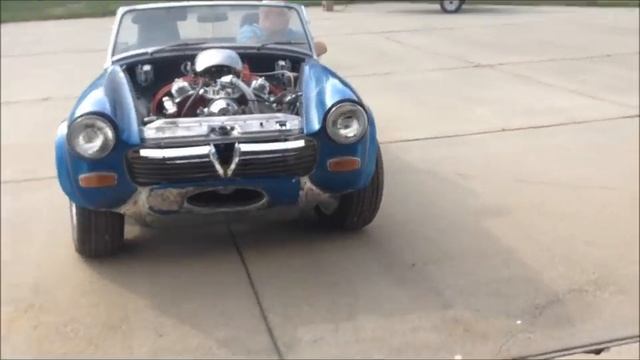 MG Midget with a 327 First Drive смотреть онлайн