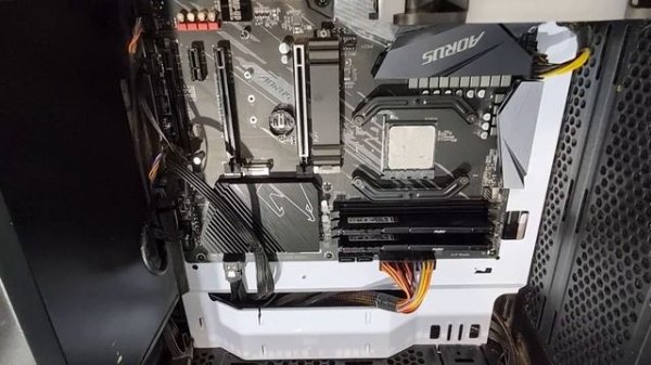 Замена материнской платы с b450 на b550 Gigabyte Aorus elite ax v2