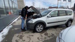 Обзор и выдача Лада Ларгус Кросс 5 мест Белый цвет?+ установка R17 колёс. Клиент с  Татарстана