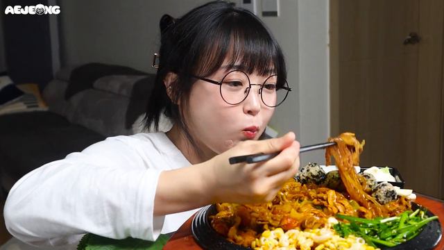 마라와 곱창이 만났다✨마라곱창 먹방! 치즈볶음밥까지 Mala Pork Tripe & Fried Rice Mukbang ASMR смотреть онлайн