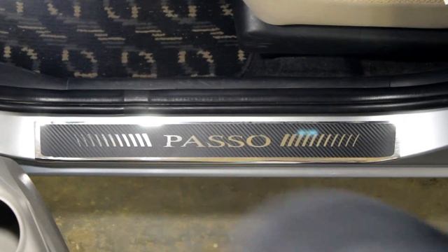 Наклейка на пороги для Тойота Пассо (Toyota Passo) (Daihatsu Sirion)