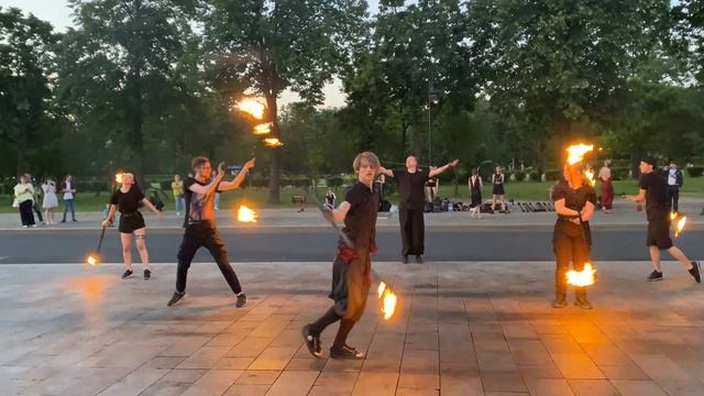 Файер шоу на ВДНХ июнь 2021/Огненное шоу ВДНХ (рядом с метро) смотреть онлайн