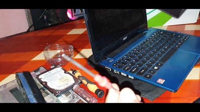TUTORIAL CARA BONGKAR NETBOOK ACER ASPIRE V5-121 | Sekilas Laptop смотреть онлайн