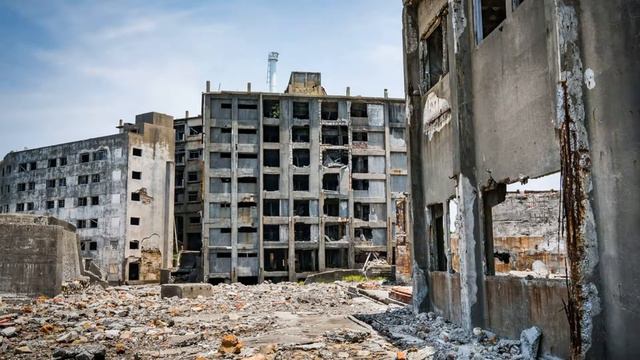 ЗДЕСЬ БОЛЬШЕ НЕ ЖИВУТ: 8 ГОРОДОВ-ПРИЗРАКОВ С УДИВИТЕЛЬНЫМИ ИСТОРИЯМИ смотреть онлайн