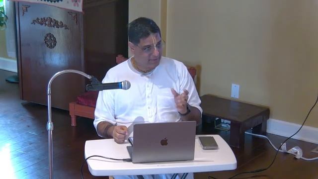 Sunday Feast | Lecture by H.G. Parama Karuna Das | Damodarastakam смотреть онлайн