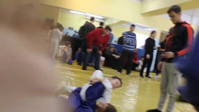 Первенство ДЮСШ "Иппон" по дзюдо в партере 12ДЕКАБРЯ 2006-2007г.р смотреть онлайн