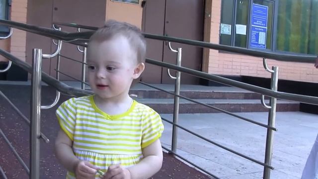 Ве́чер-встре́ч. малы́шка. Evening, kid смотреть онлайн