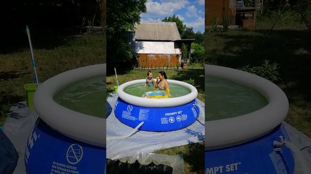 Мы с Мамой на даче