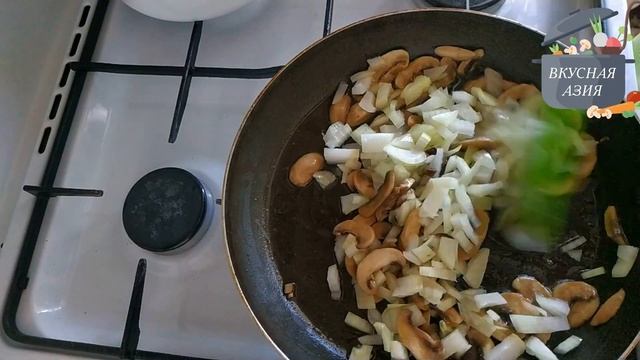 Вкусный грибной суп со стручковой фасолью./Delicious mushroom soup with green beans. смотреть онлайн