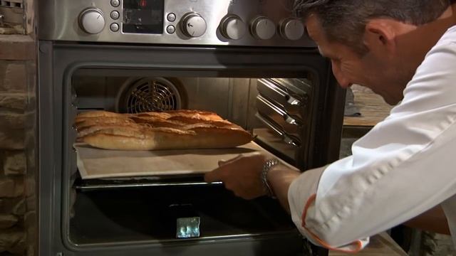 How to Score and Bake Baguettes смотреть онлайн