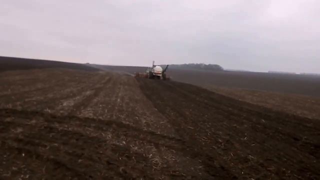 Внесення міндобрив трактором FEND сівалкою Бурго смотреть онлайн