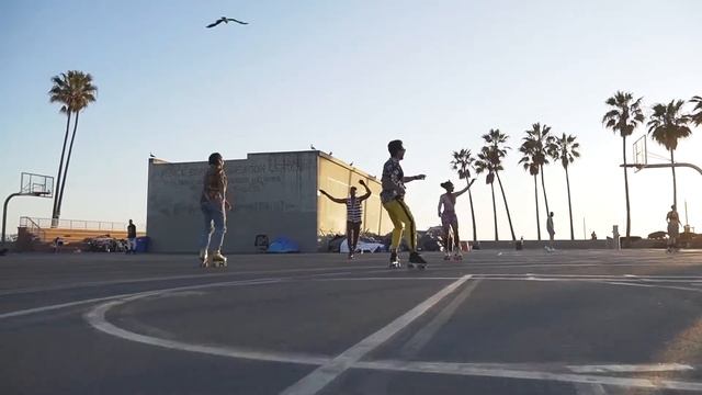 Танцы, танцы.