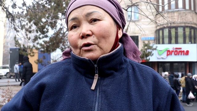 Как во время беспорядков жители Алматы помогали друг другу смотреть онлайн