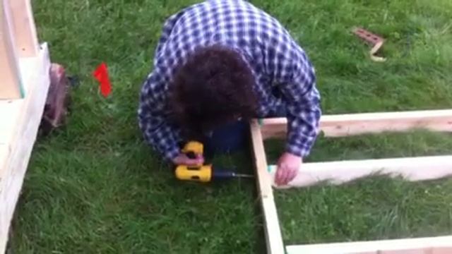 Tristan builds a chicken coup смотреть онлайн