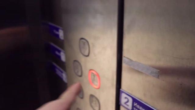 Лифт ThyssenKrupp (2011 год выпуска) Грузоподъемность 1000 кг, скорость 1м/c смотреть онлайн
