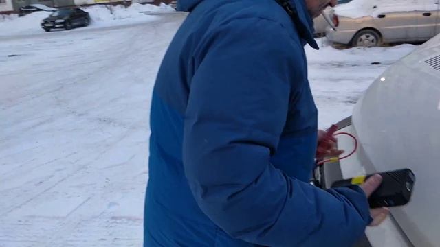 Лучший бустер Jump starter из Китая. Запуск дизеля 2.2л смотреть онлайн