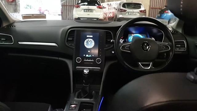 2017 Renault Megane IV GRAND COUPE DYNAMIQUE N 4DR смотреть онлайн