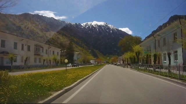 Едем к Эльбрусу по Баксанскому ущелью