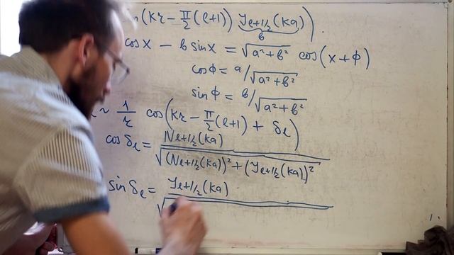 быстрые частицы рассеиваются на твердом шаре (задача 23) смотреть онлайн