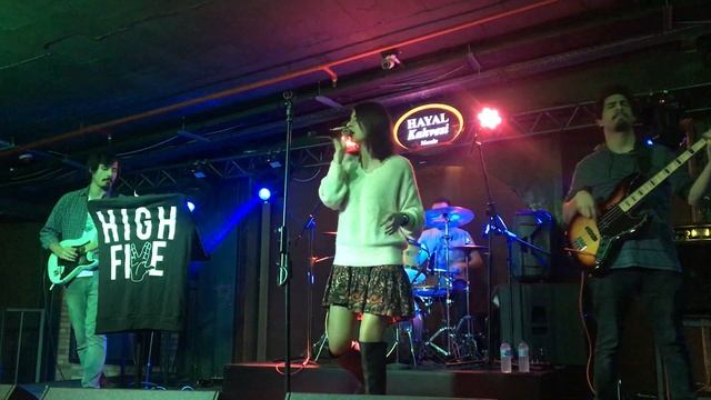 Shakira - Objection ( High Five Band Cover ) смотреть онлайн