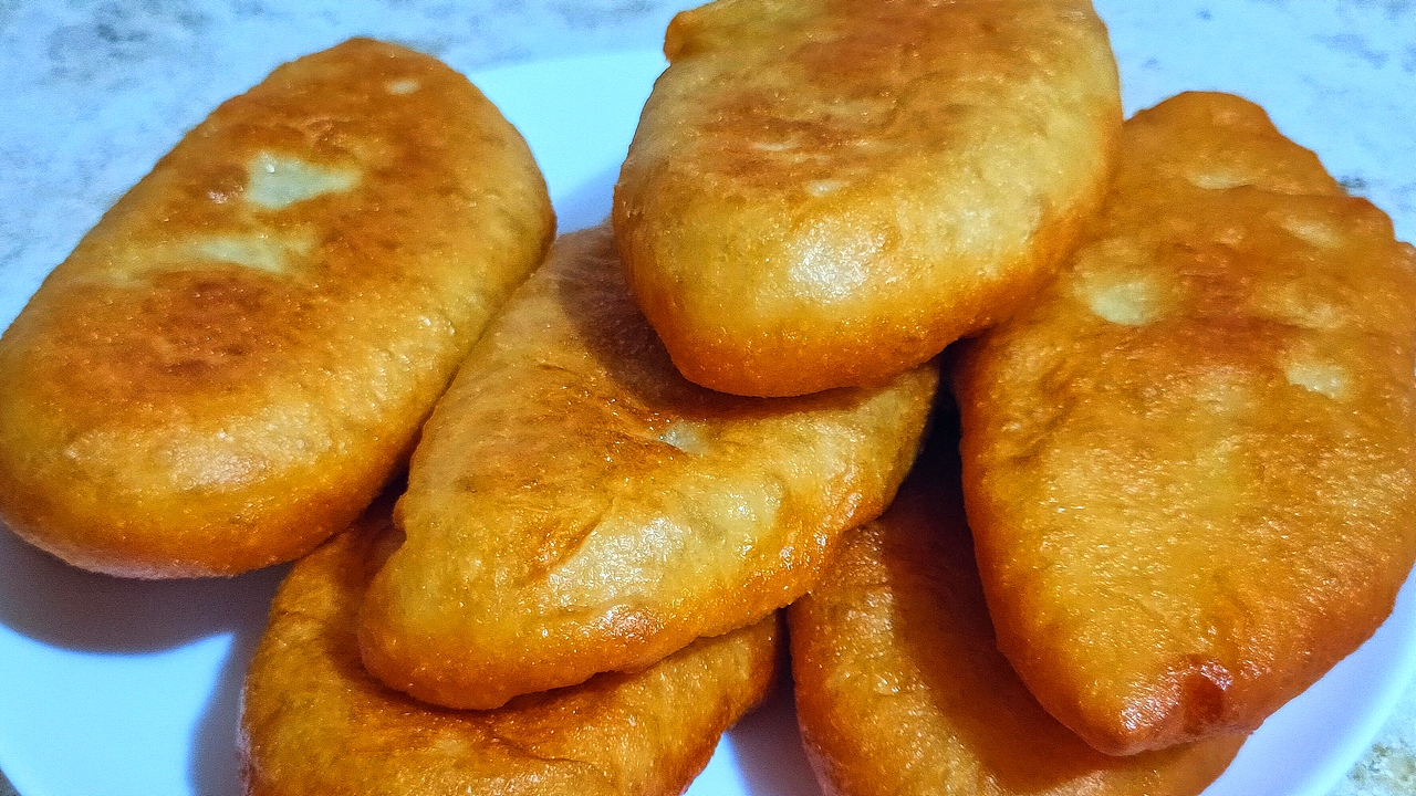 ПОСТНЫЕ ПИРОЖКИ С КАРТОШКОЙ НА КАРТОФЕЛЬНОМ ОТВАРЕ!🔥Ольгины Рецепты. смотреть онлайн