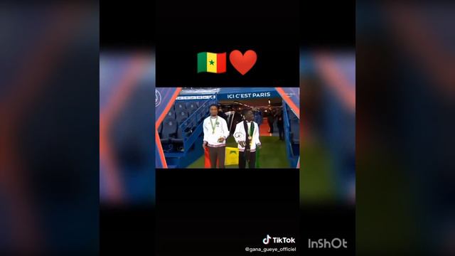 l'accueil historique de Gana Gueye et Abou Diallo au PSG après la finale de la can Champion d'Afriq смотреть онлайн