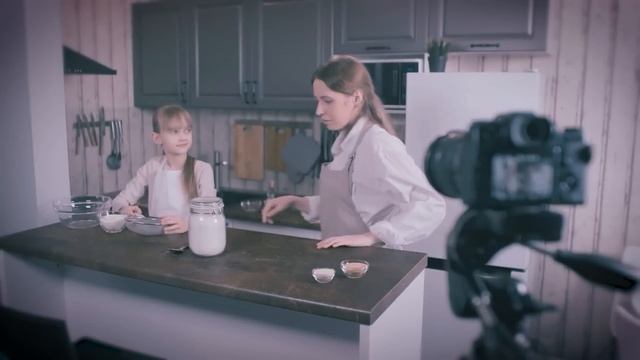 Making Money off Children’s Pain: Family Vloggers | Corporate Casket смотреть онлайн