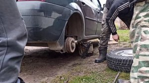 Замена тормозных колодок Рено Логан! Ремонт Рено Логан.