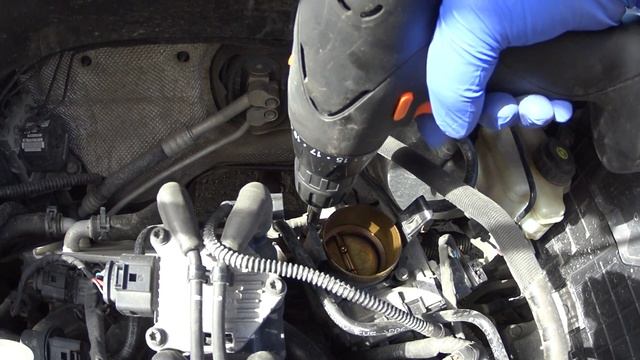 VW Golf 6 1.2 tsi снятие дроссельной саслонки №2 смотреть онлайн