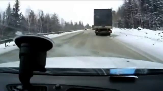 Мастер дрифтует на грузовике с прицепом смотреть онлайн