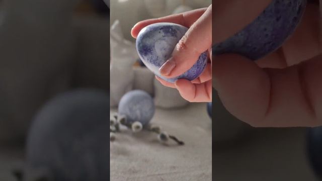 Необычный способ покраски яиц! Как вам? Угадаете с помощью чего покрашены пасхальные яйца ? смотреть онлайн