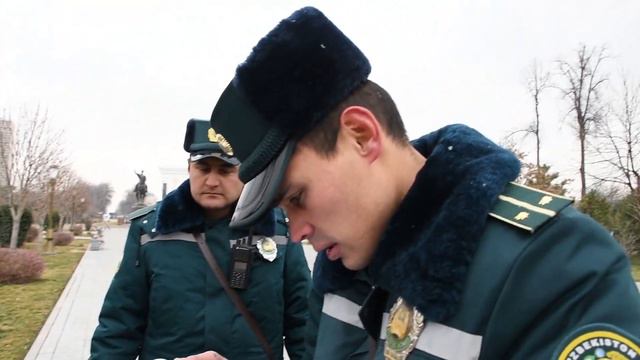 Сотрудники ГУВД помогли замерзающему человеку смотреть онлайн